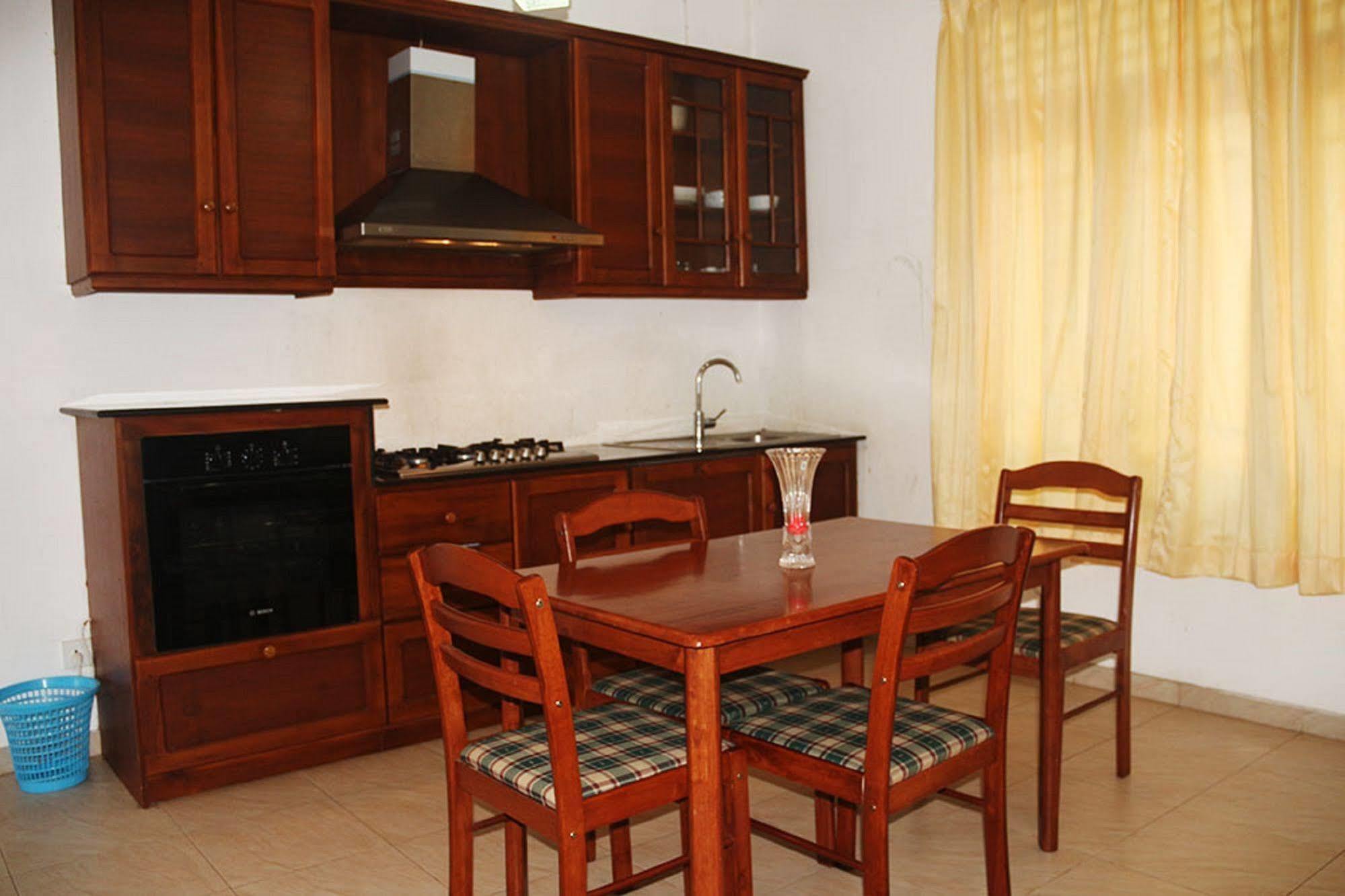 Hotel Red Rose Negombo Exterior photo